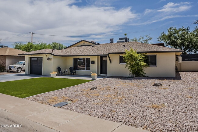 Building Photo - 8215 E Cypress St