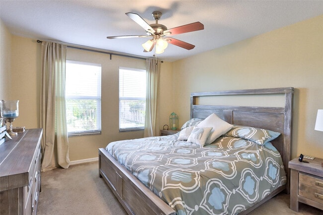 Building Photo - 321 Villa Cir