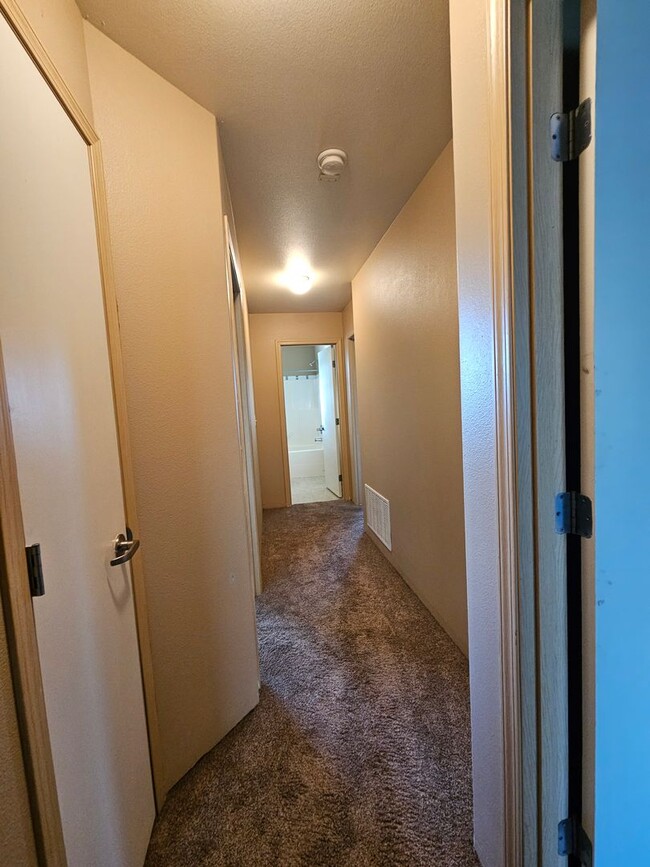 Building Photo - Beautiful 3 bed, 2.5 bath home in Fife