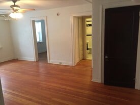Building Photo - 2212 Girard Ave S