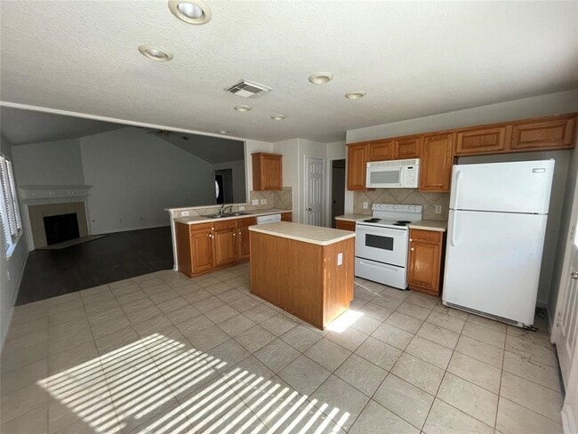 Building Photo - 3314 Falcon Trail Dr