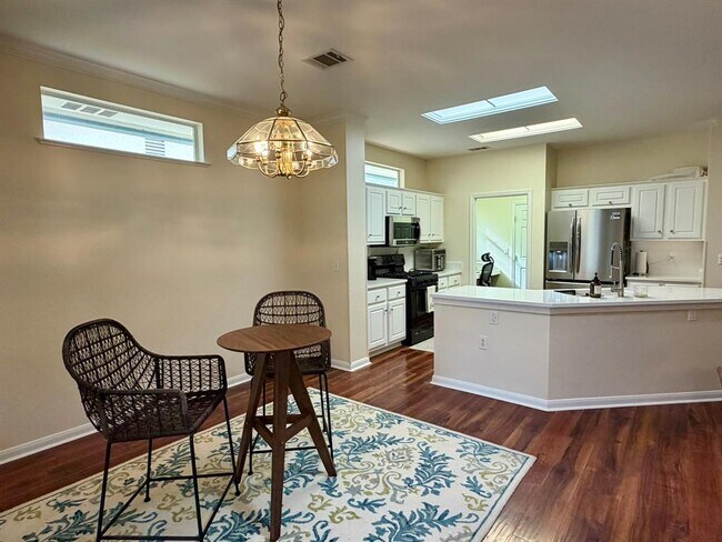 Building Photo - 103 Whispering Wind Dr