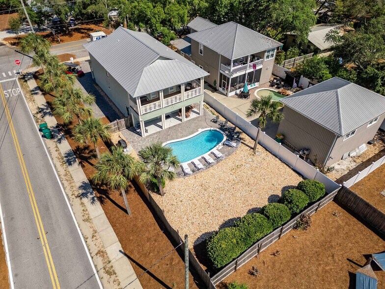 Building Photo - 94 Dolphin St