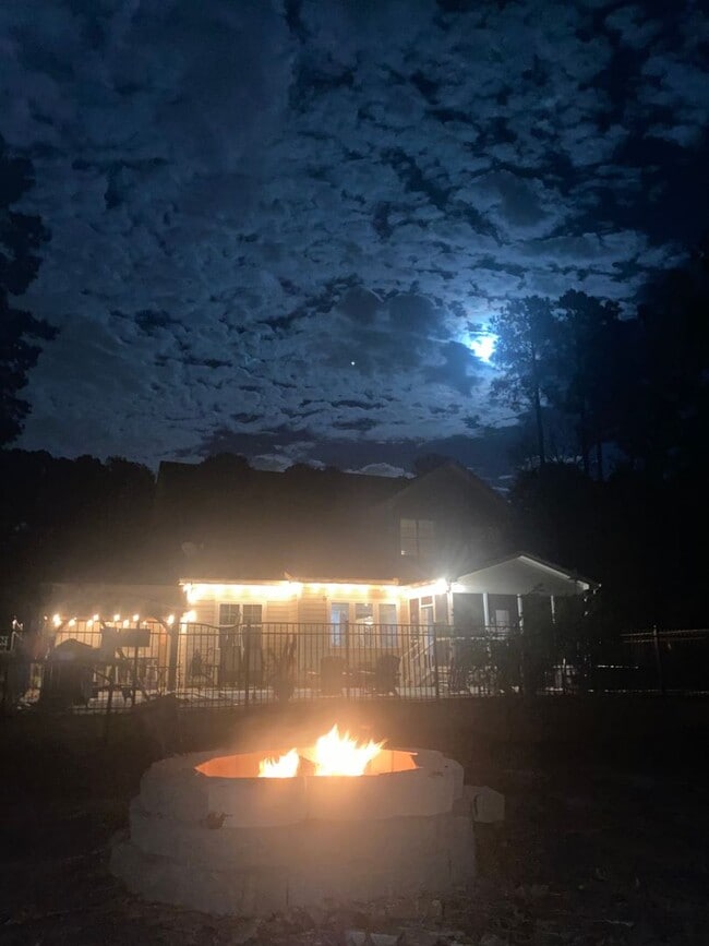 Building Photo - Splendid 4-bedroom, 3-bathroom Harrison Pond home in Pittsboro-- SWIMMING POOL!