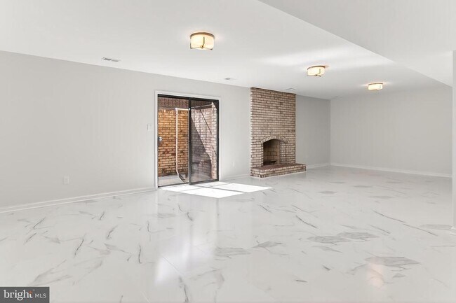 Building Photo - 6294 Dunaway Ct