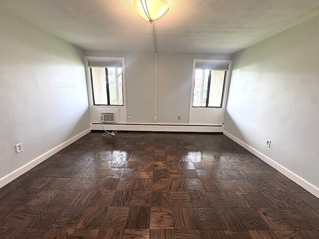 Building Photo - 315 Neponset St