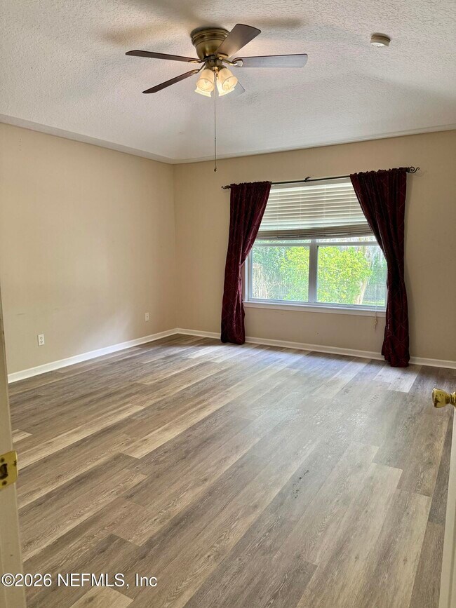 Building Photo - 12255 Lake Fern Dr E