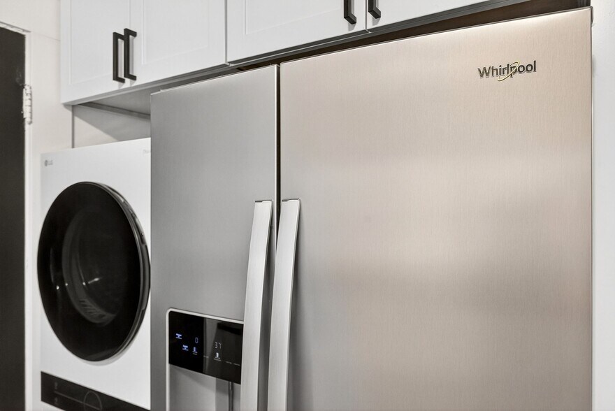 Building Photo - 3326 E Overlook Rd