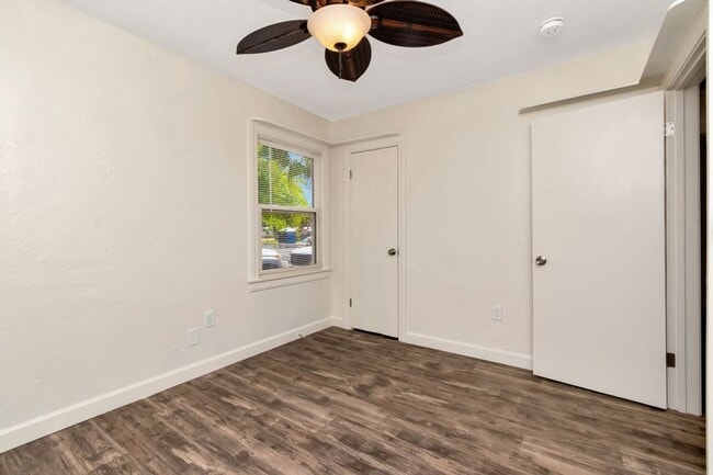 Building Photo - 1419 55th St S