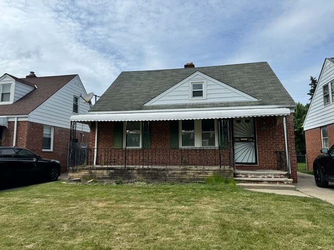 Primary Photo - 18313 Waterbury Ave