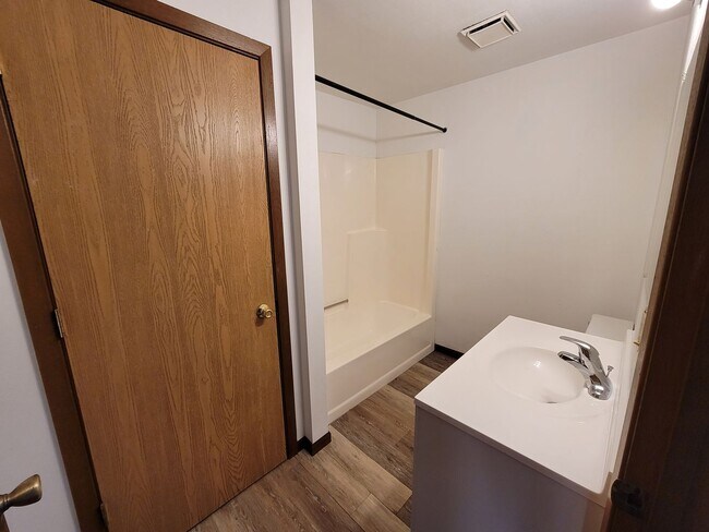 Building Photo - 2460-2462 2nd Ave South