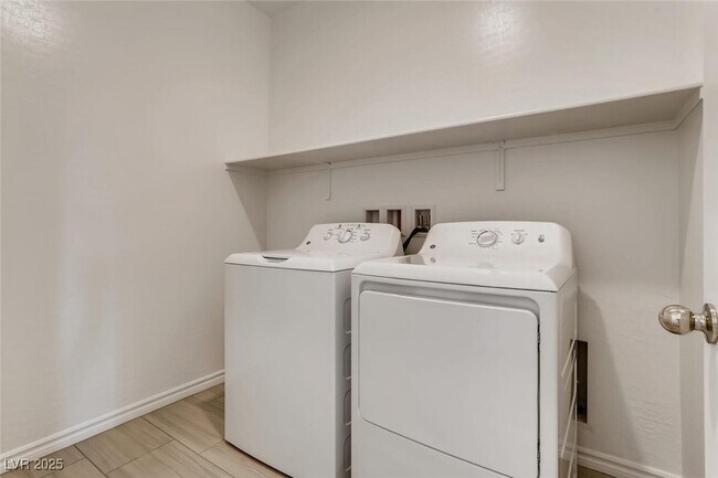 Building Photo - 1285 Jaya Peak Ct.