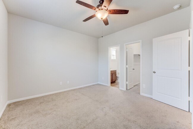 Building Photo - Charming 4-Bedroom Home with Game Room & P...