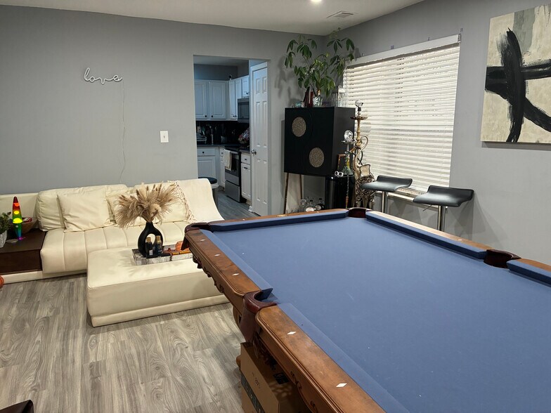 Building Photo - Room in House on Browns Mill Trail