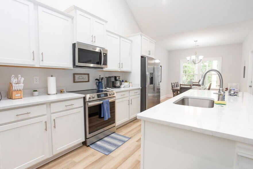 Building Photo - 279 Navigators Dr