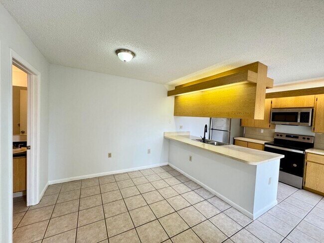 Building Photo - 563 Green Springs Pl