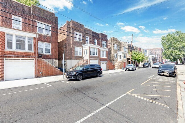 Building Photo - 121 67th St