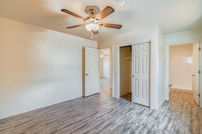 Building Photo - 615 S Santa Rita Ave