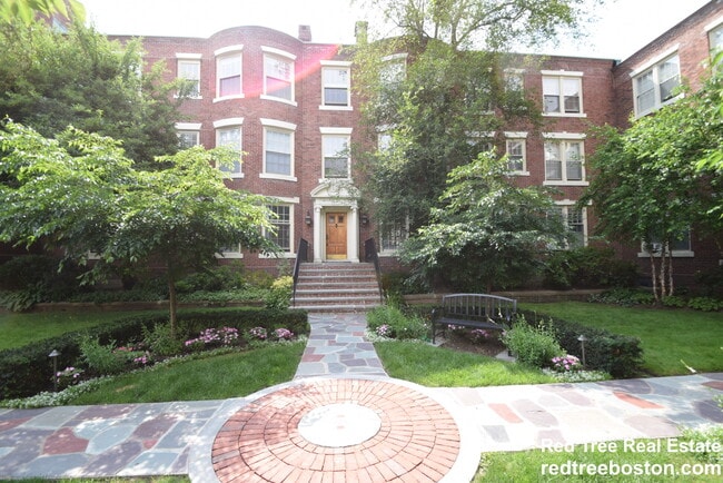 Building Photo - 141 Beaconsfield Rd