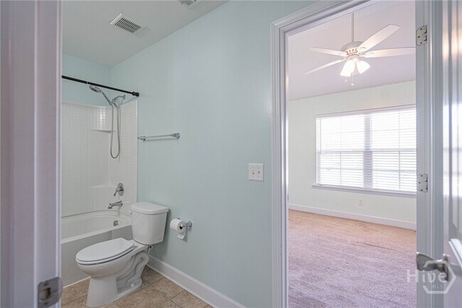 Building Photo - 100 Springcreek Ln