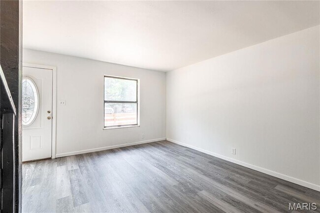 Building Photo - 3017 Pembroke Ln