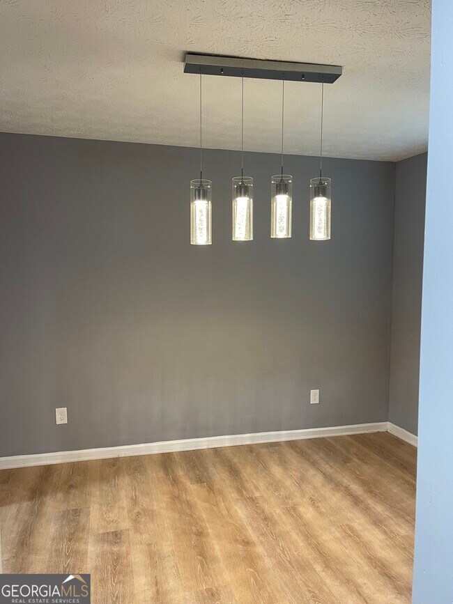 Building Photo - 235 Deerfield Dr