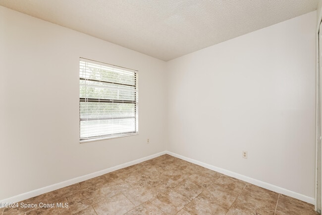 Building Photo - 1810 Pace Dr NW