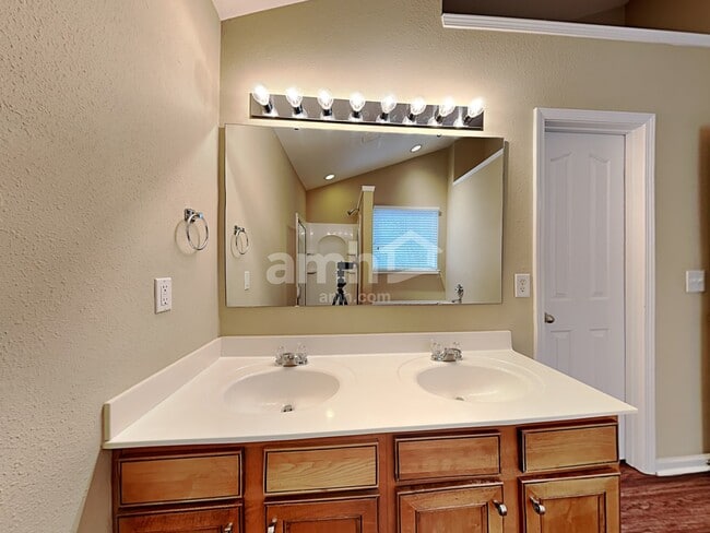 Building Photo - 2439 Fiddlers Glenn Dr