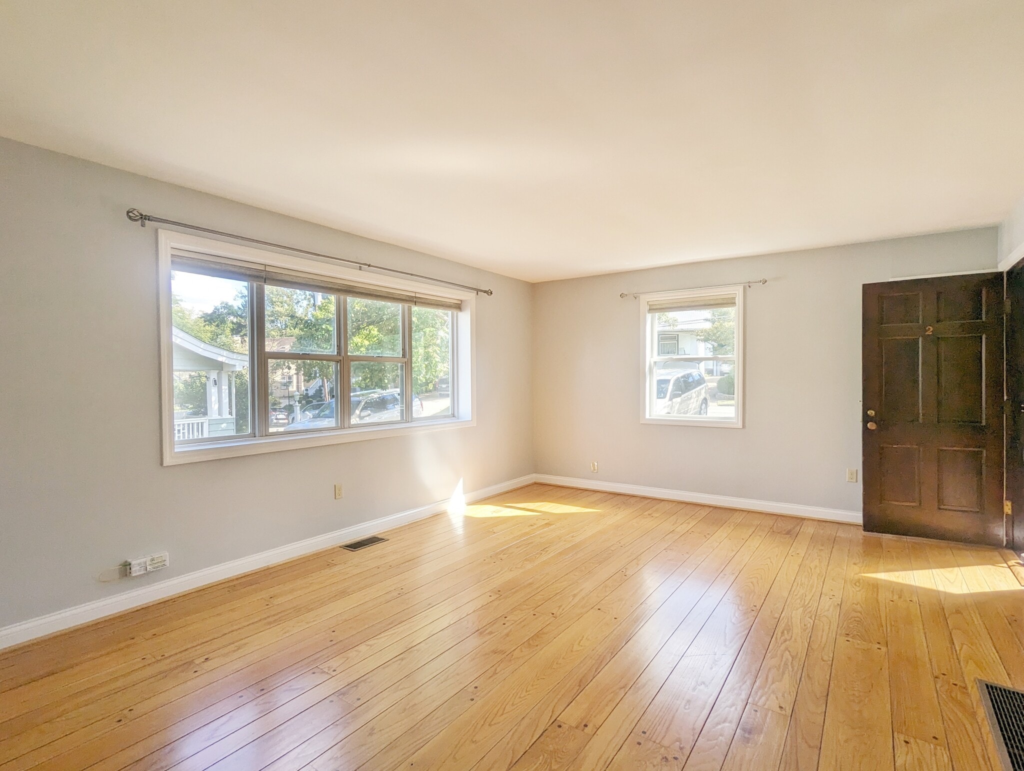 Spacious Living Room with plenty of Natural Light - 2822 Victoria Ave