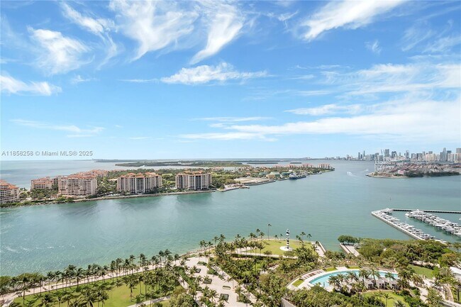 Building Photo - 300 South Pointe Dr