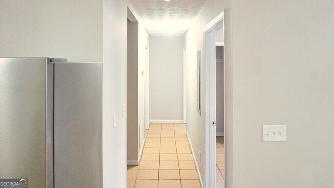 Building Photo - 6112 Green Acres Dr SW