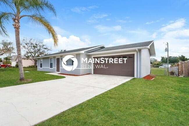 Building Photo - 3 Bedroom Pet-Friendly Home in Fort Myers,...