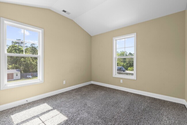 Building Photo - 224 Admiral Ct