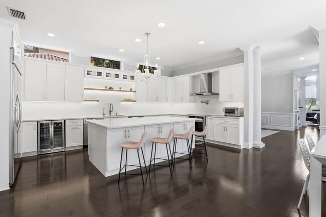 Building Photo - 375 SW 16th St