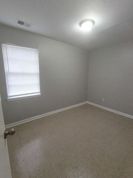 Building Photo - 2551 Dakar Ave