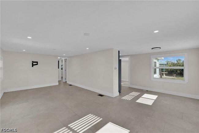 Building Photo - 2880 Eighth Ave