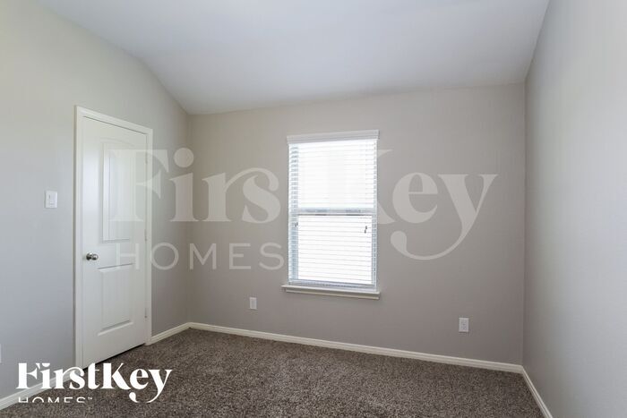 Building Photo - 22550 Stillwater Valley Ln