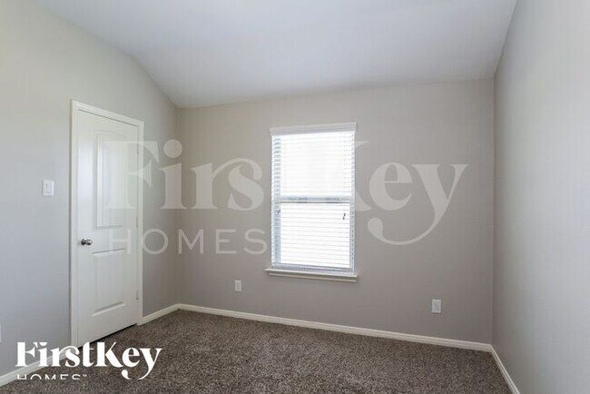 Building Photo - 22550 Stillwater Valley Ln