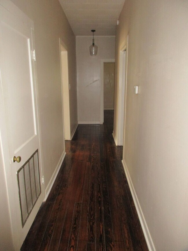Building Photo - Charming Remodeled Home