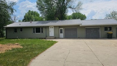 Building Photo - For Rent 5 Bed, 2 Bath, 2 stall garage,  single family home