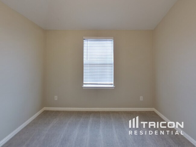 Building Photo - 1136 Honeywell Dr