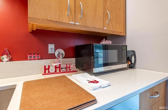 Building Photo - 612 N Kerry Dr