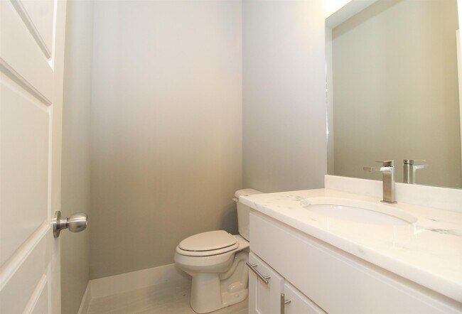 Building Photo - 2055 S Florida Way
