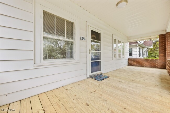 Building Photo - 2580 Whitelaw St