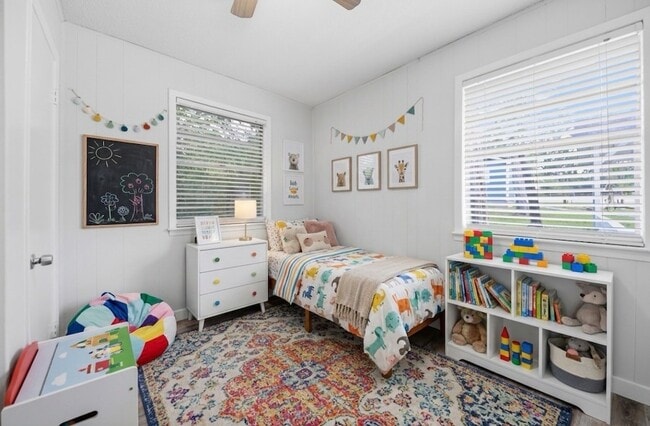 Building Photo - 9481 Lake Forest Cir