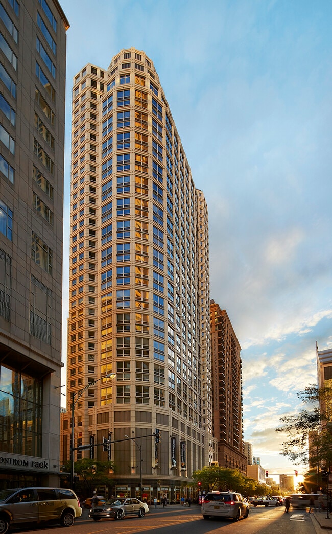 Building Photo - 750 N Rush St