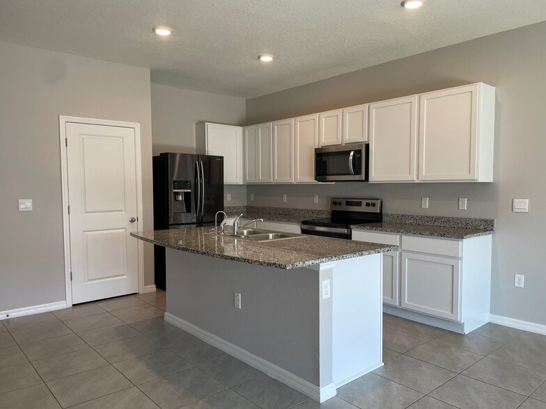 Kitchen - 3525 Marigold Patch Ct