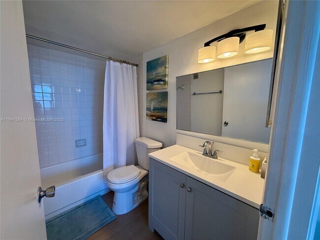 Building Photo - 770 Claughton Island Dr