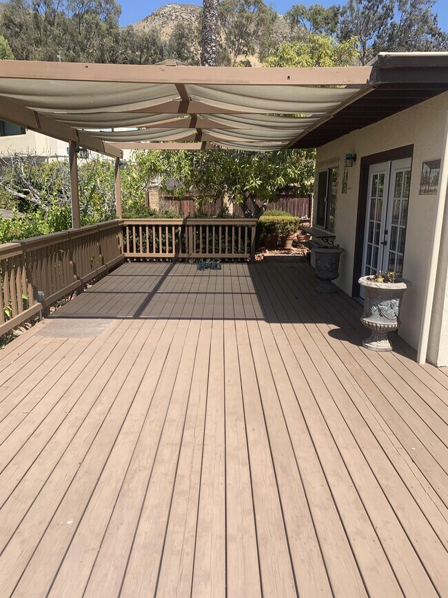Building Photo - 1645 Encino Ct