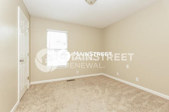Building Photo - 3 Bedroom Pet-Friendly Home in Old Hickory, TN with Main Street Renewal